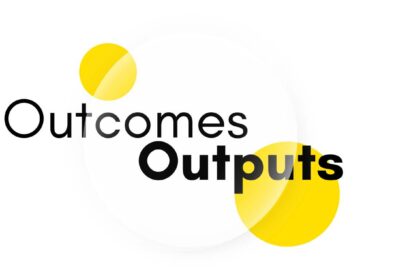 Comprendre les Outcomes et Outputs en SEO : Définitions, utilités et différences