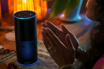 Alexa d'Amazon bénéficie de mises à jour IA pour rivaliser avec les leaders du marché.