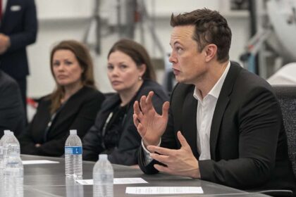 Elon Musk redéfinit le blocage sur X, rendant la sécurité des utilisateurs plus incertaine.