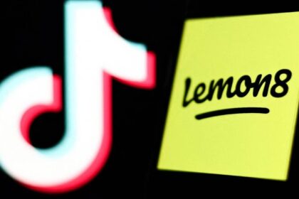 Créateurs connectant TikTok et Lemon8 dans un mélange de fun et de suspense, image lumineuse et captivante.